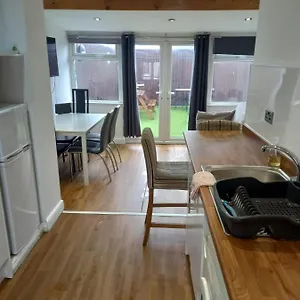 Modern With Roof Garden Close To Centre United Kingdom